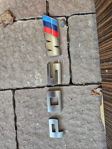 BMW X5 SATIN M50d G05 G06 G07 БЕЙДЖ НА КЛАПУ 8092662