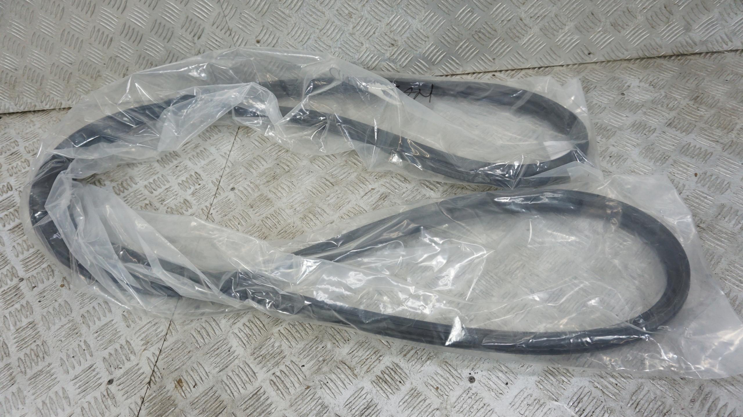 BMW X6 G06 прокладка крышки багажника 51765A11EF4