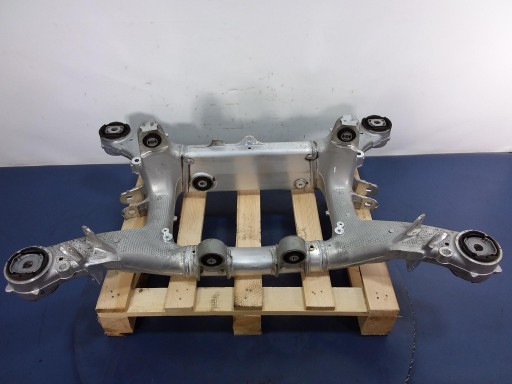 Bmw x7 4.4 m50i sled beam задня коляра 6894149