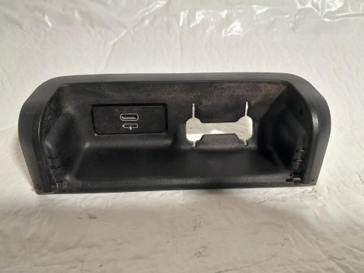 6995521 - BMW X7 G07 порт USB разъем 8711940 6995522