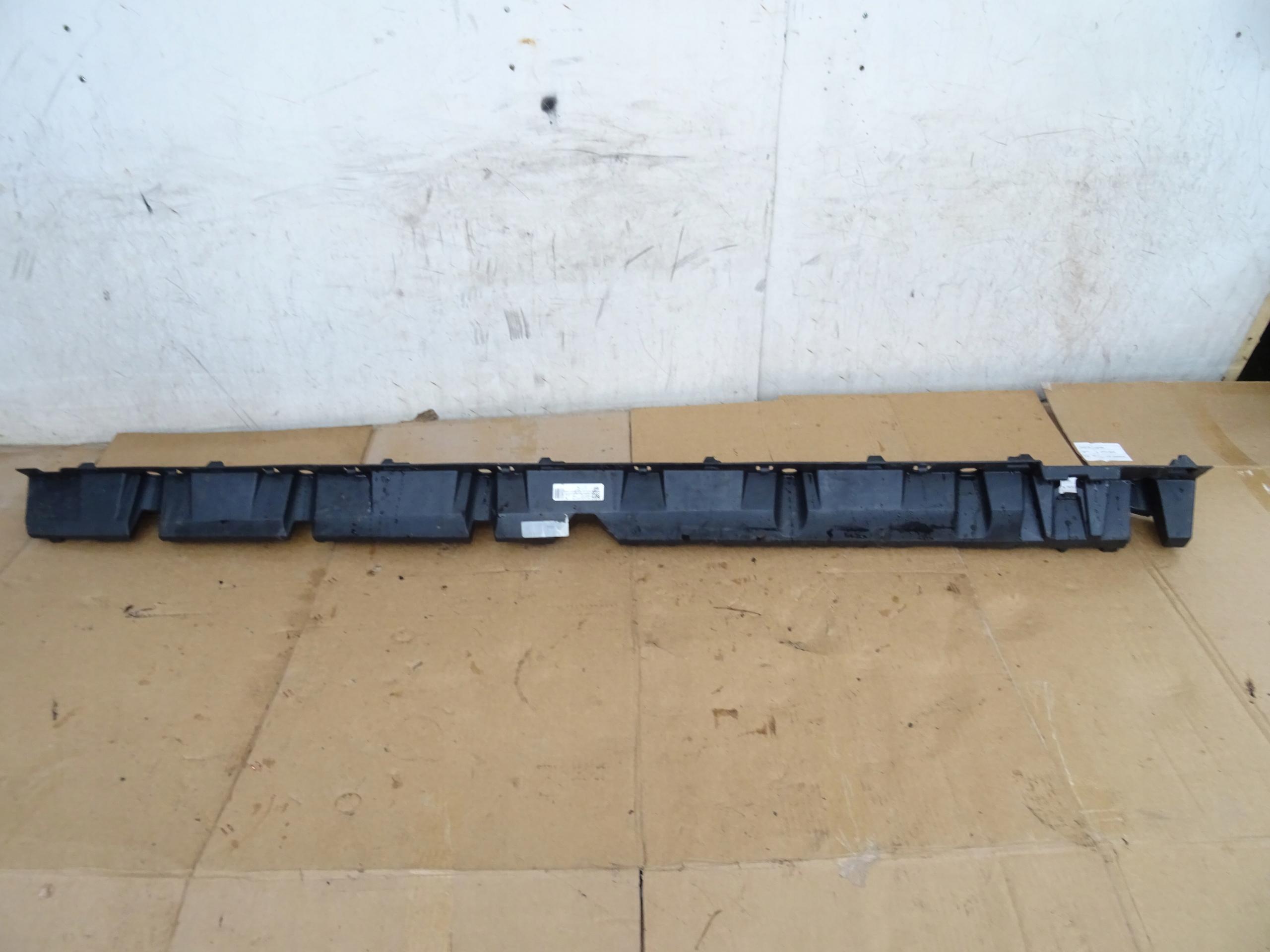 5177-7441118 - BMW X7 G07 ступень левая внутреннее крепление