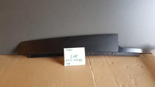 BMW e30, e30n OE 51357258308 Накладка на стійку B зовні пр.