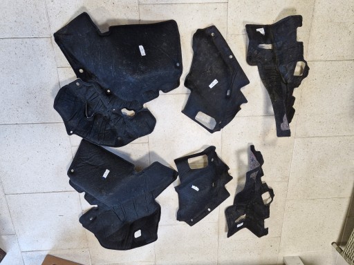 7448273 7448274 - BMW F40 кришка оздоблення звукоізоляція боковини багажника 6шт.