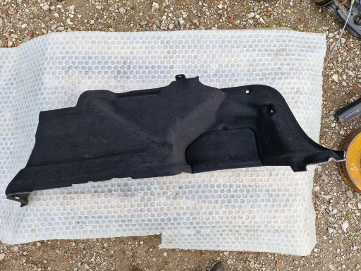 BMW g30 530e гибридная обивка правой панели багажника 7481114