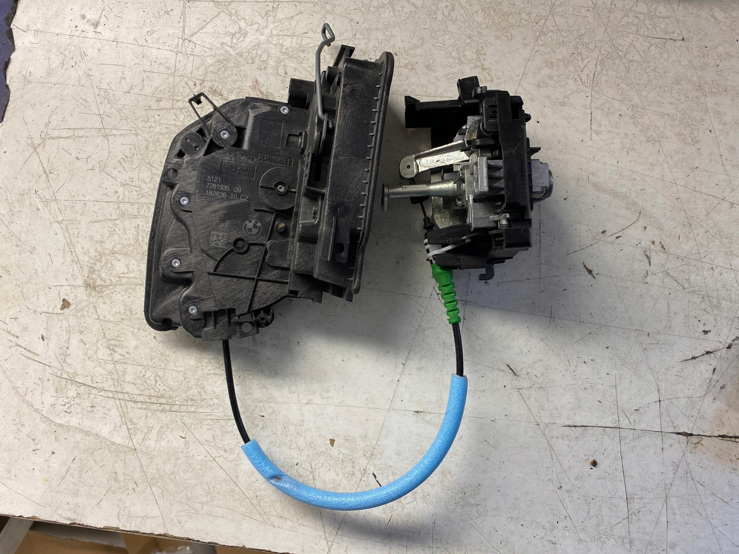 BMW i3 замок дверей лівий передній 7281935