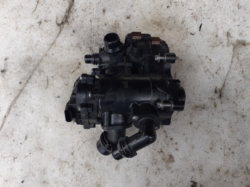 9896577 - BMW u06 u11 f39 f40 f48 218i b38a15p корпус термостата 5ткм