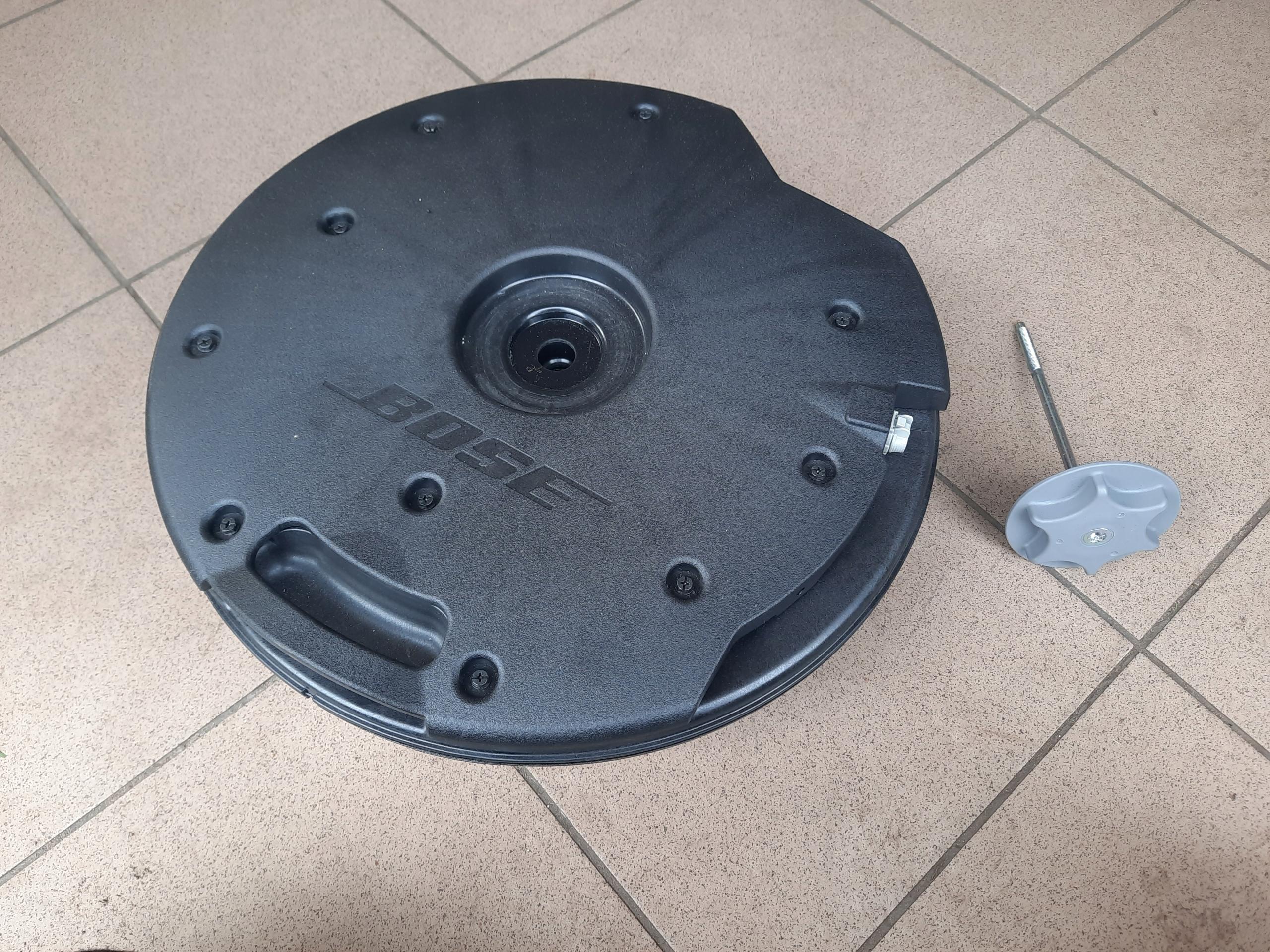 Коробка сабвуфер BOSE Renault 281703ws0a + кріплення