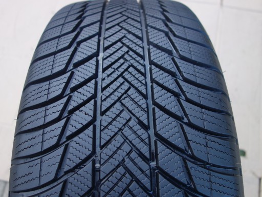 BRIDGESTONE BLIZZAK LM001 235/50/19 99H 2021 ГОД МО