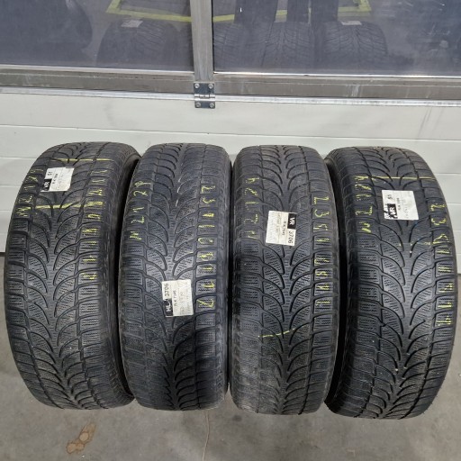 BRIDGESTONE BLIZZAK LM-80 EVO 235/65R17 5.5mm 17R