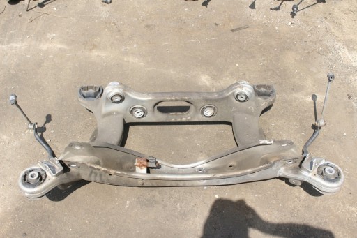 Балка підвіски задня люлька w205 універсал