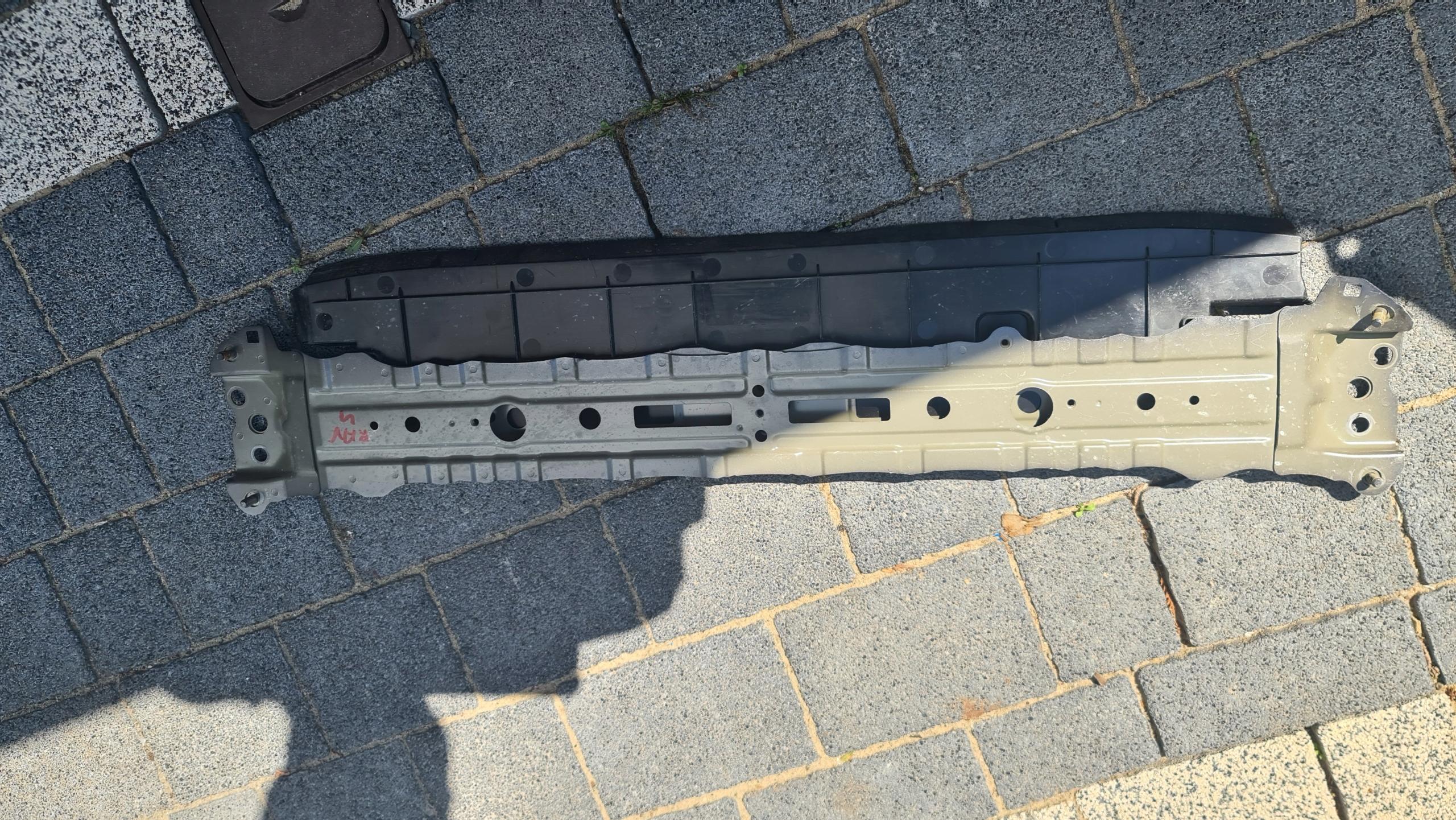 Нижняя балка RAV4 19-22 под радиаторы