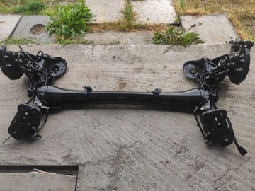 Задня підвіска Peugeot 2008