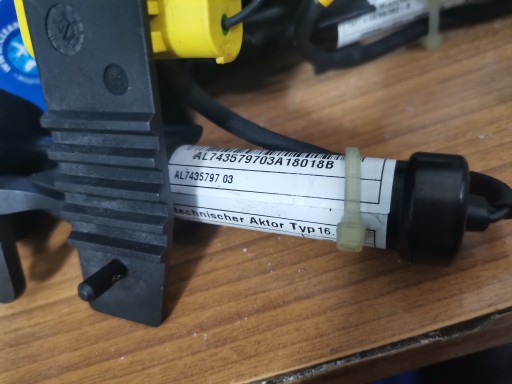 51237435797 51237435798 - Bmw G30 G31 F90 Картридж капота левый правый 7435798 7435797