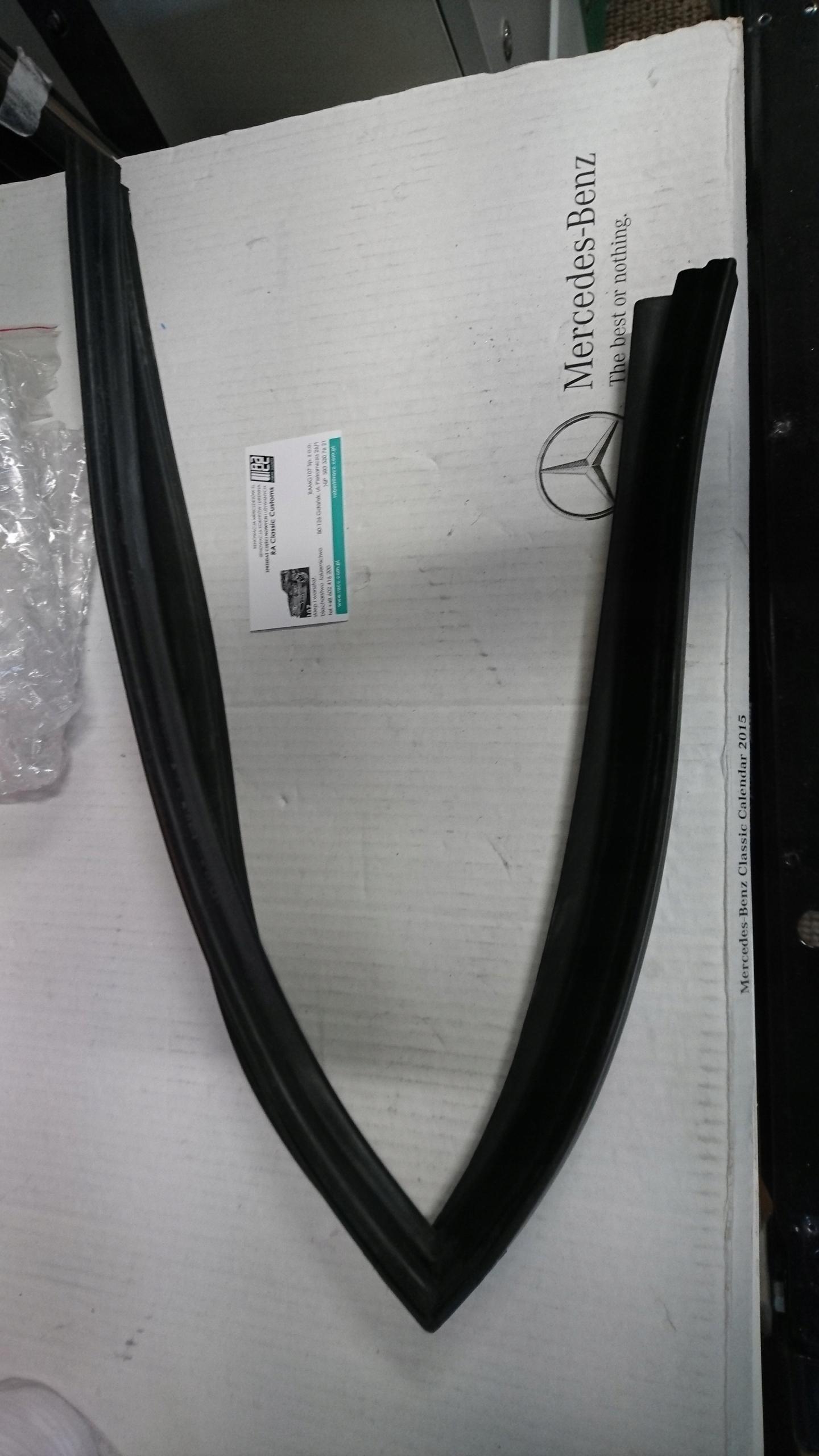 Боковая прокладка Hardtop L-ka. Mercedes 107 Новый