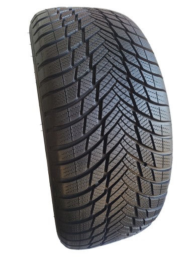 Bridgestone Blizzak LM001 255/50 R20 109H 2022 8 мм