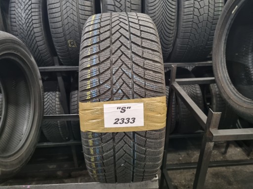 Bridgestone Blizzak LM005 245 45 18 100V DOT.4122R