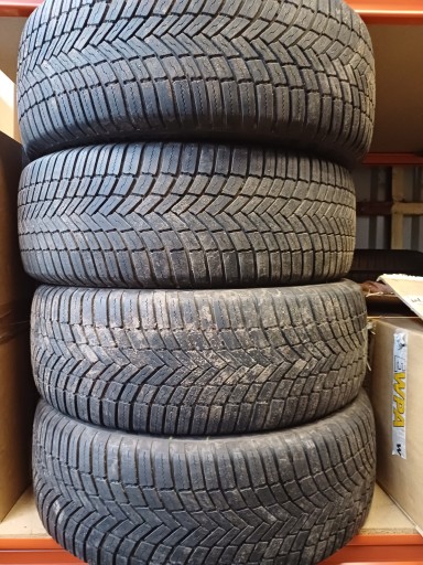 Bridgestone Weather Control A005 Evo 235 / 60R18 107 V