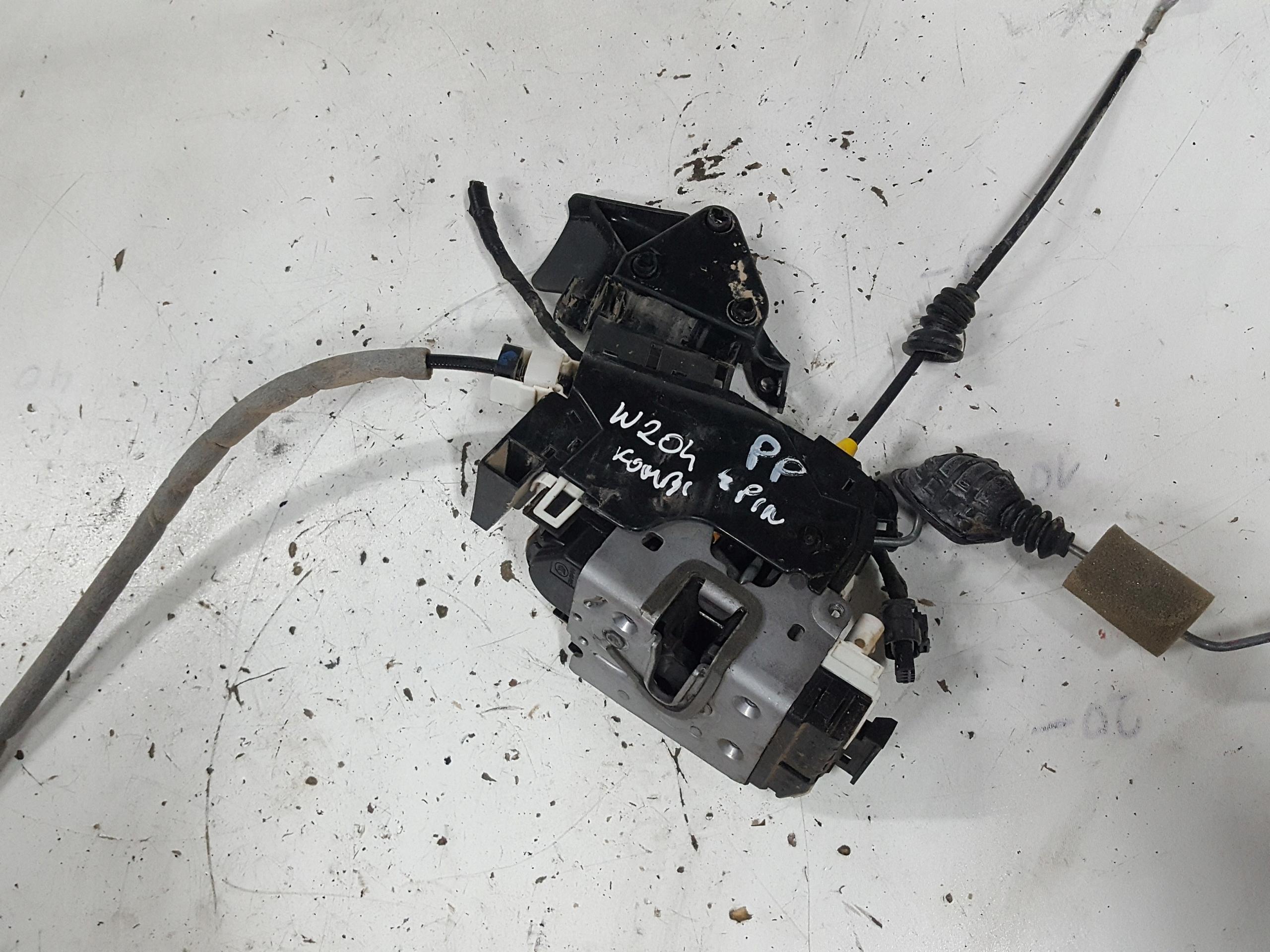 C W204 07r - замок двери правый передний 4 PIN Европа