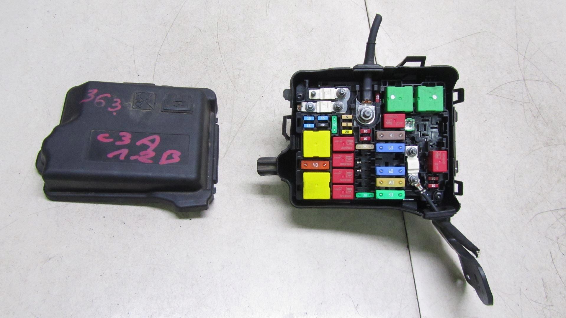 043/363 - C3 AIRCROSS 1.2 блок предохранителей 17-363