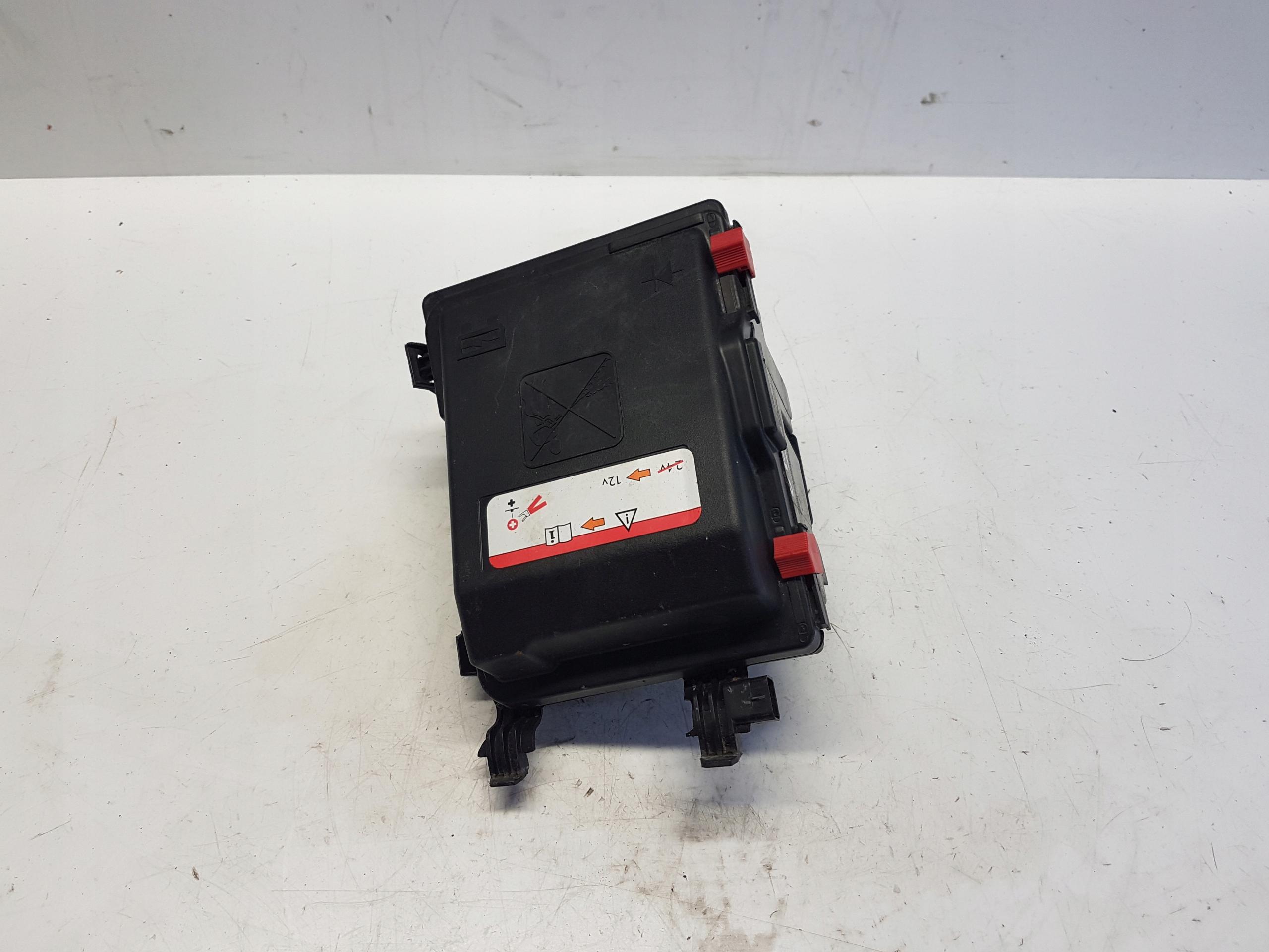 9804681780 - C4 GRAND Picasso II 1.6 HDi корпус запобіжника