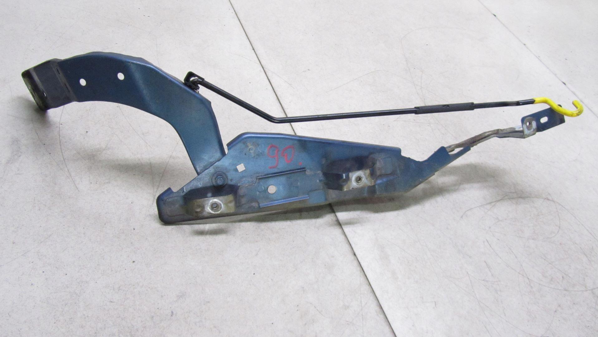 092/090 - C4 II Пікассо окуляр фартух кріплення ліве 13-19