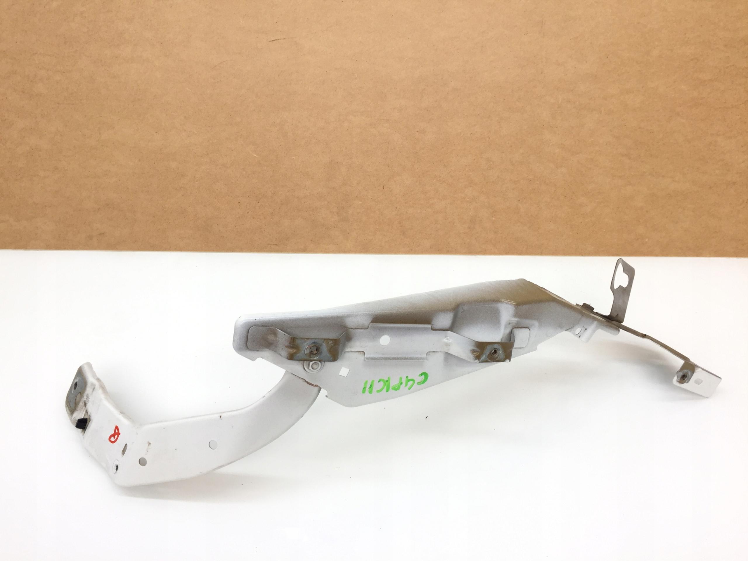 C4 PICASSO II фартух окуляр кріплення крила P