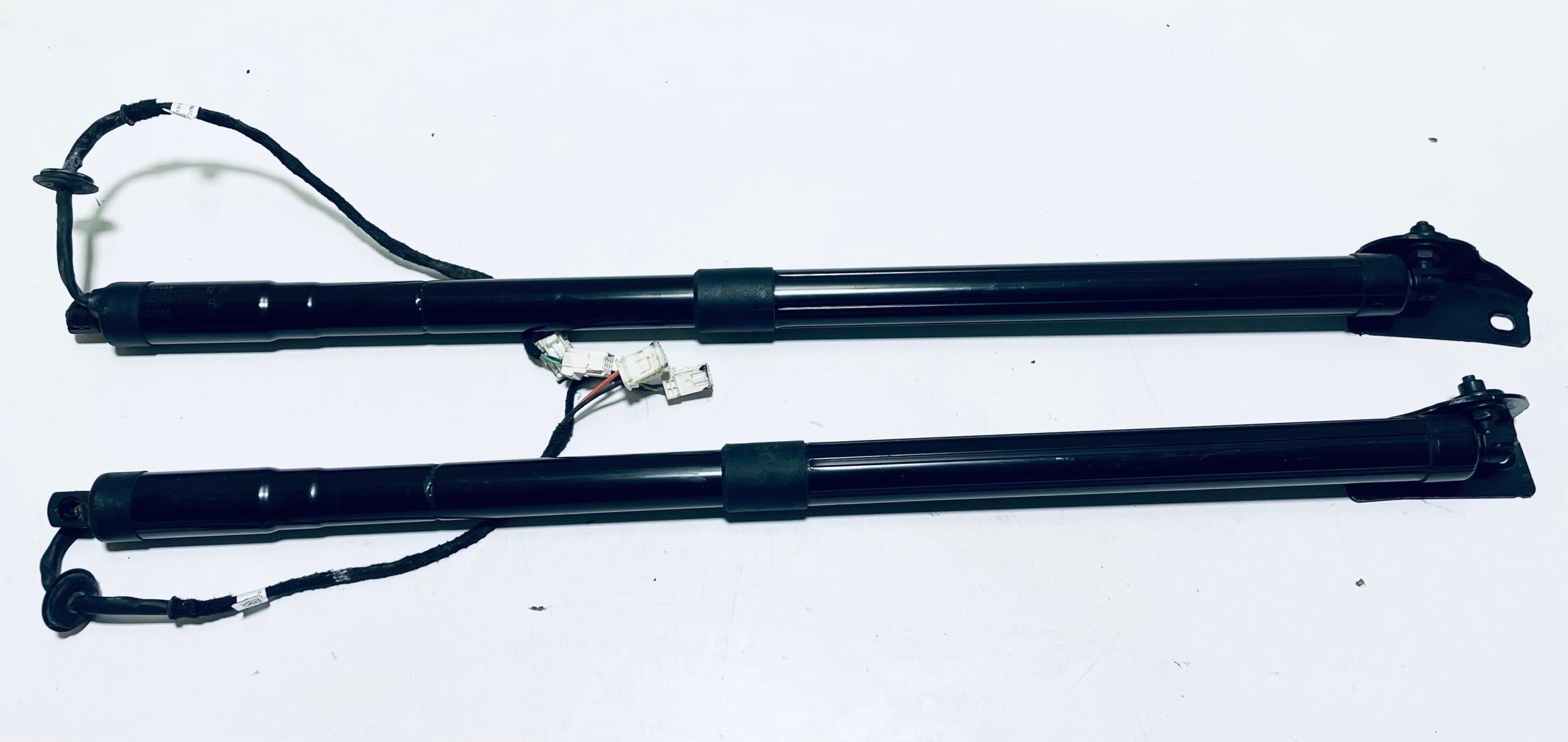 9812129780 - C4 PICASSO II привод багажника правый