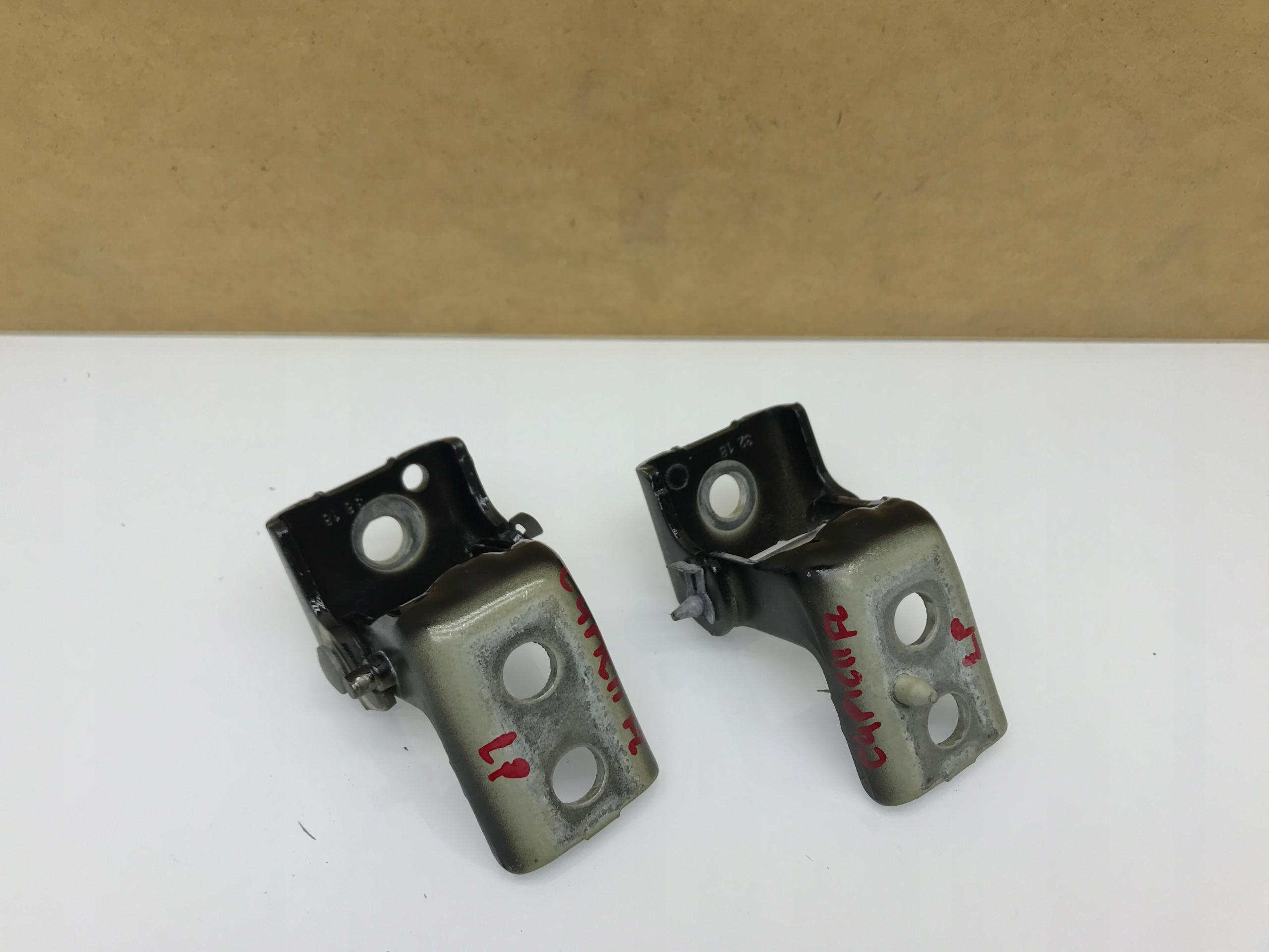 C4 SPACETOURER петля Дверні петлі ліва передня