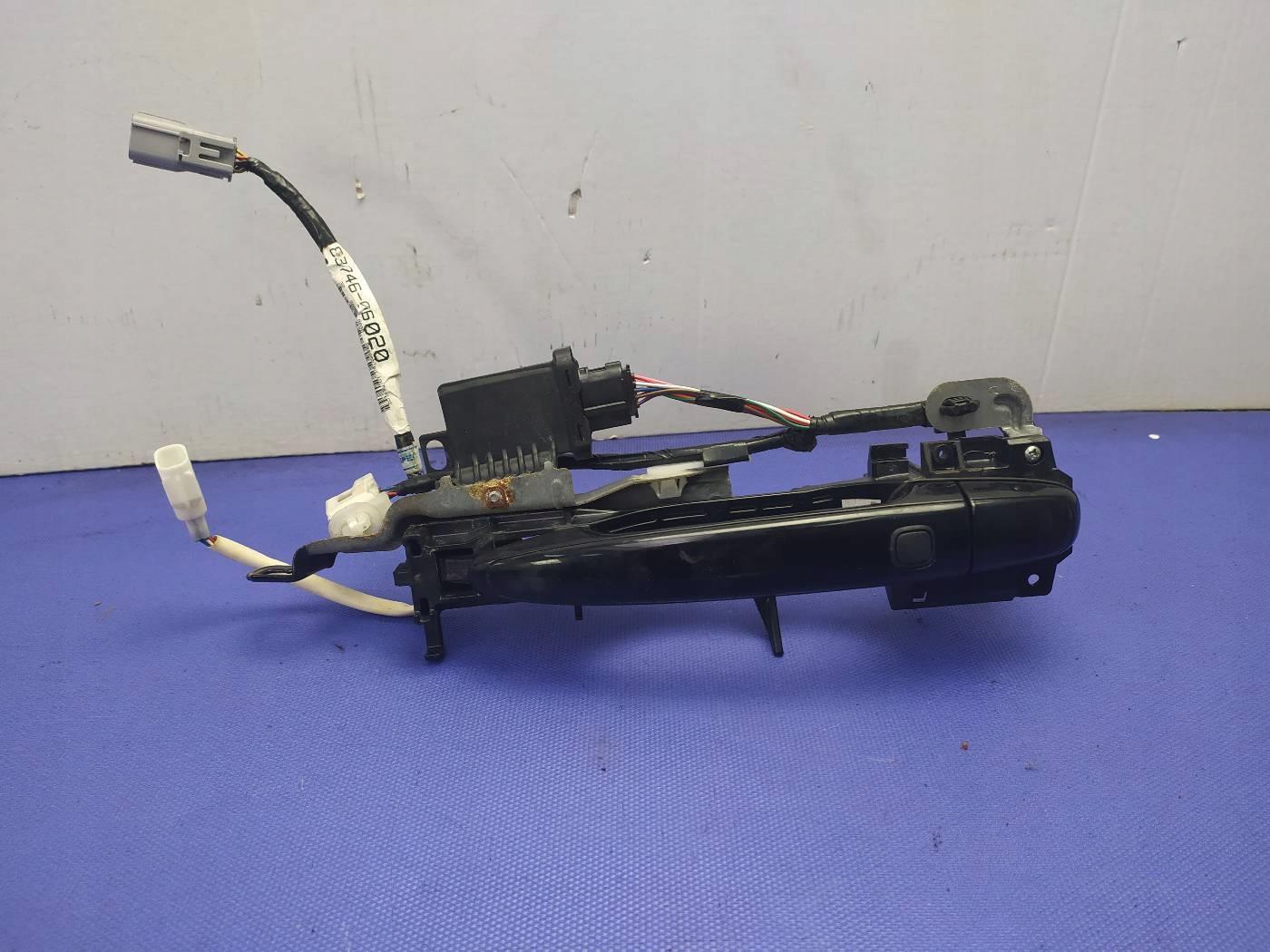 CAMRY 07-11 РУЧКА ПРАВАЯ ПЕРЕДНЯЯ НАРУЖНАЯ