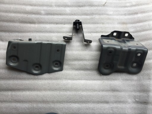 663518628R 641356222R - CAPTUR II кронштейн кронштейны крепления крыла левый комплект 22R.