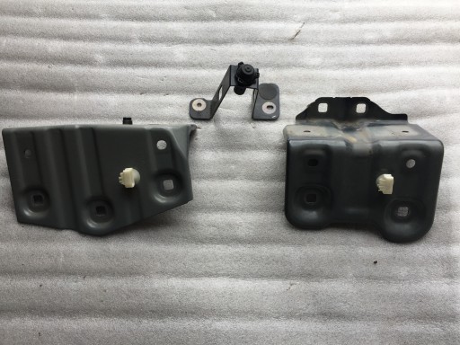 611343398R 663508999R - CAPTUR II кронштейн кронштейны крепления правого крыла комплект 22R.