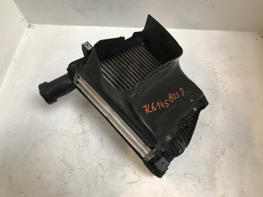CAYENNE 7P РАДІАТОР ІНТЕРКУЛЕРА ЛІВИЙ 7L6145803D