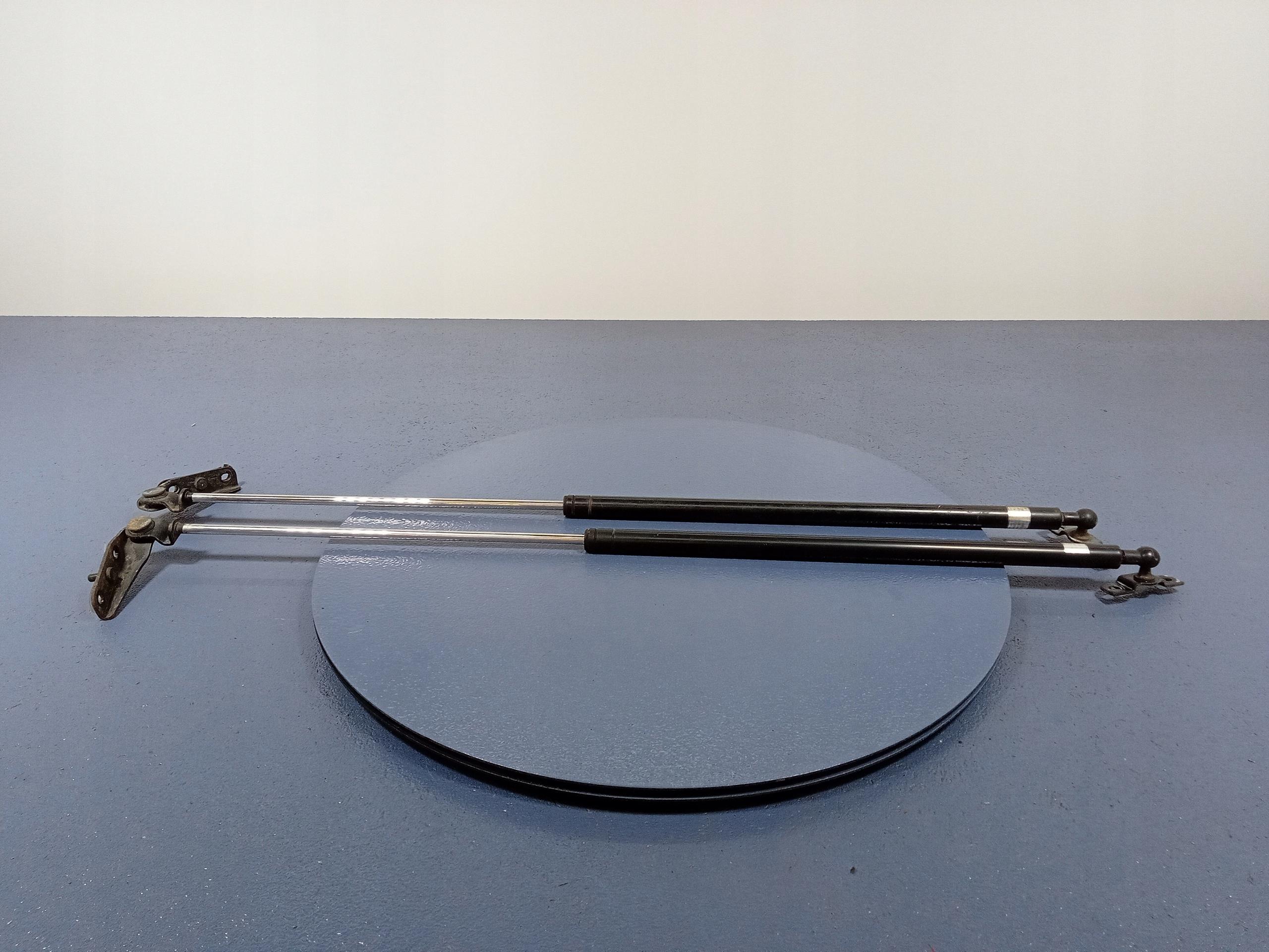 01 - CELICA 5 В 89-93 LIFTBACK ТЕЛЕСКОПИ ЗАКРИЛКИ ЗЗАДУ