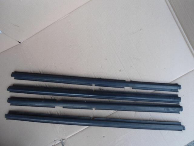 CHEROKEE WJ скребковая планка левая правая задняя панель