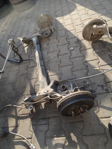 Chevrolet aveo t300 2011 седан балка підвіски