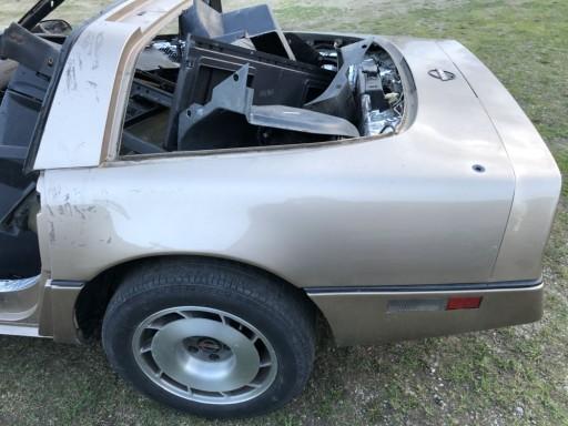 CHEVROLET CORVETTE C4 крыло левое заднее 1984-1996