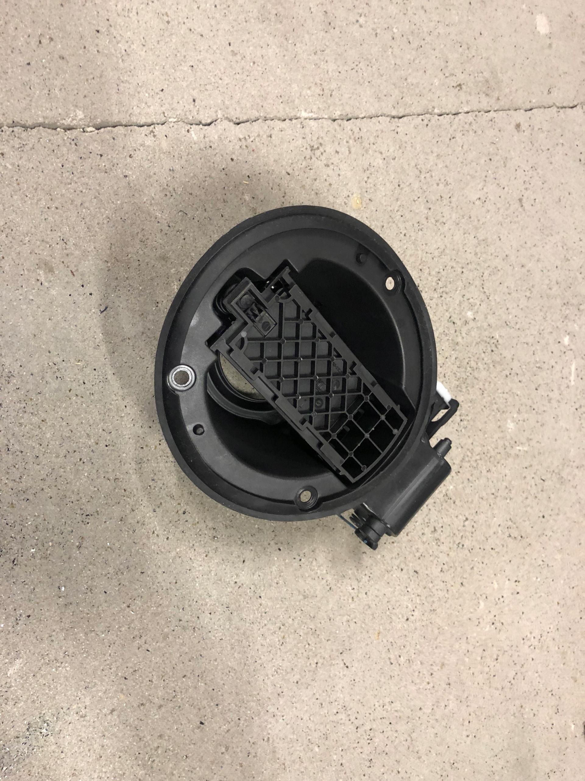 10362555 - CHEVROLET CORVETTE C7 2014 + 14 + газовая крышка