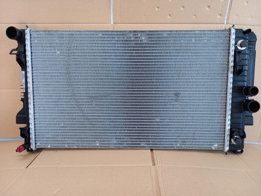 8MK 376 - Радіатор mercedes vito viano w639 2.0 cdi 3.0 cdi a6395011201 a6395010701