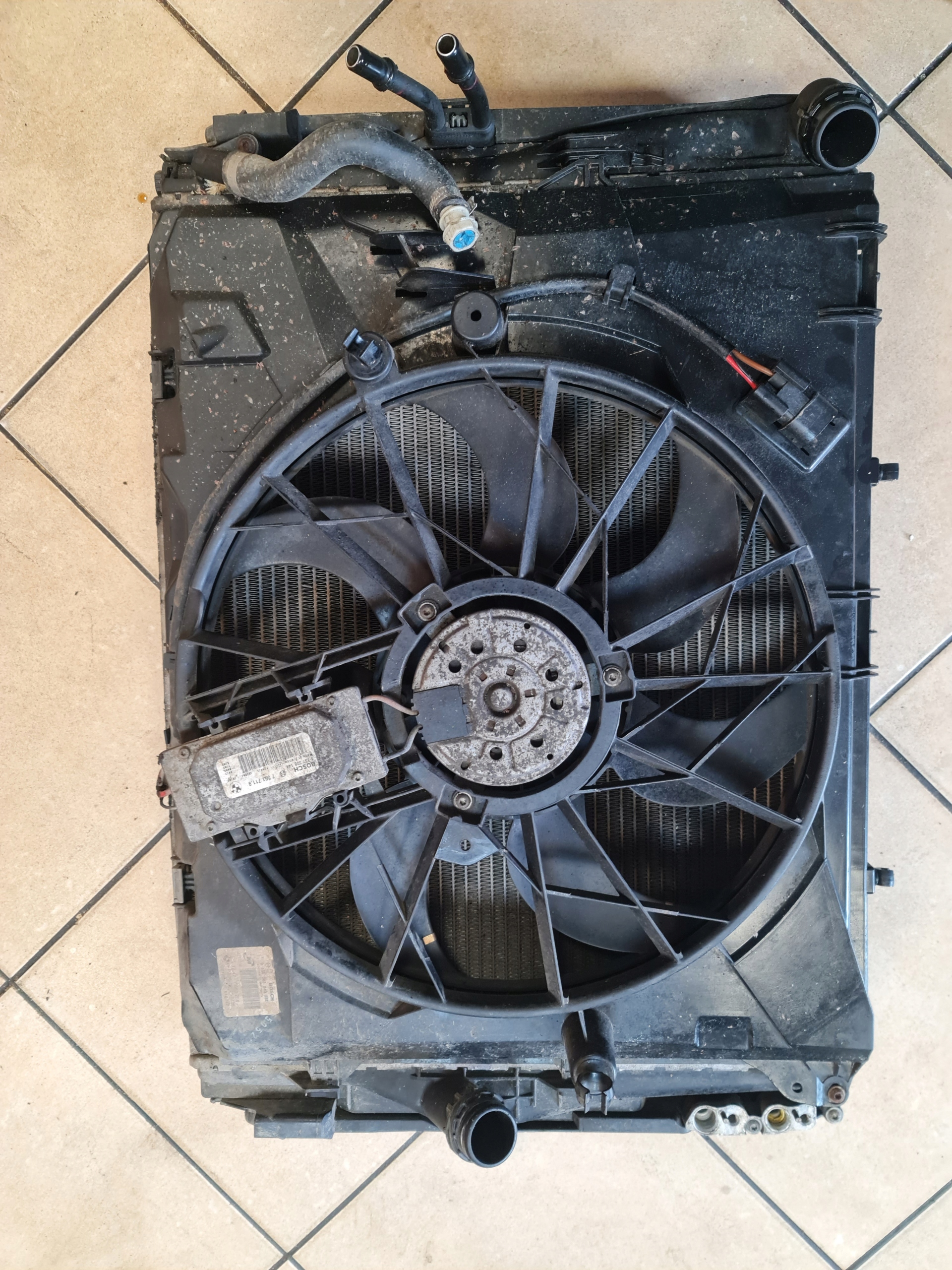 3135103596 7561711 - Охолоджувач води кондиціонер вентилятор BMW E90 06'