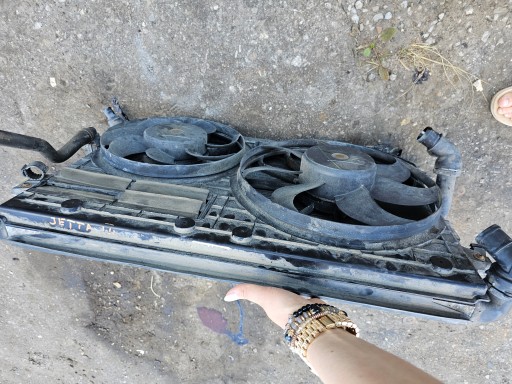 1k0145803bn 1k0820411ah - ВЕНТИЛЯТОР ВОДЯНОГО ОХЛАДИТЕЛЯ КОНДИЦИОНЕРА VW JETTA 6 VI 11' 1.2TSI 1K0121205AD