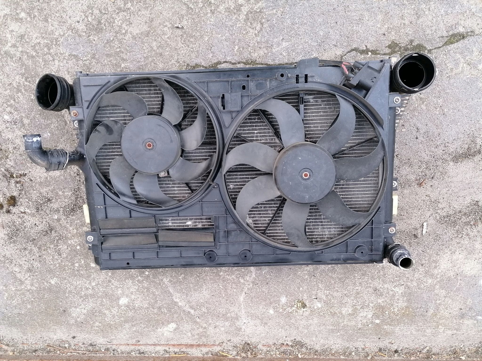 Радіатор водяного охолодження INTERCOLER A3 8P 2.0 TFSI