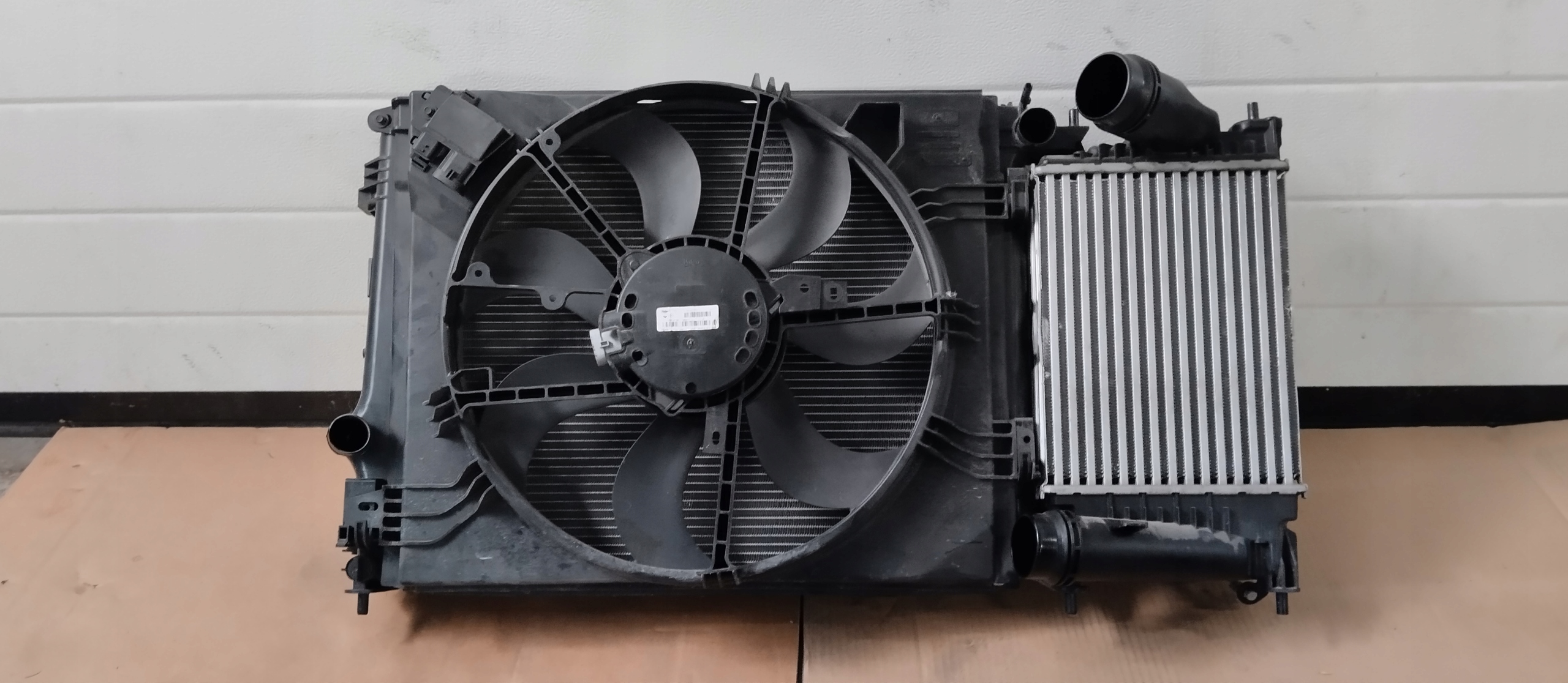 214816117R - ОХЛАДИТЕЛИ ВЕНТИЛЯТОР ПОЛНЫЙ КОМПЛЕКТ MEGANE IV 1.6 TCE