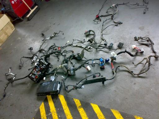 68263035AA - CHRYSLER 200 2015 2017 УСТАНОВКА ЖГУТ ПРОВОДОВ БЛОК ПРЕДОХРАНИТЕЛЕЙ 3.6