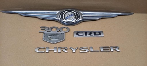 04806129A 04805988A - CHRYSLER 300C CRD ЗНАЧОК ЭМБЛЕМА ЗАДНИЕ ЗНАКИ НАБОР ОРГ ЕВРОПА