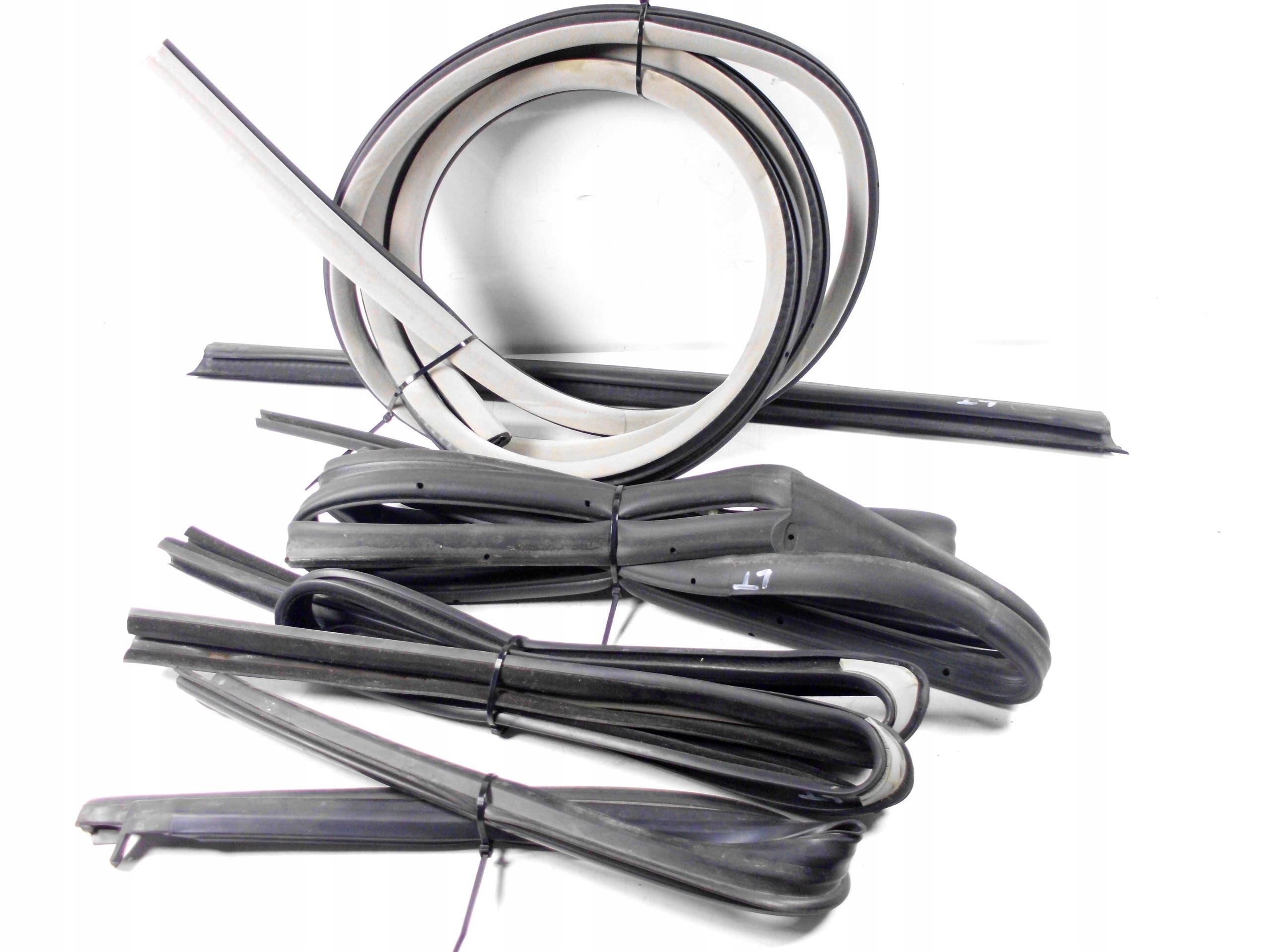 300CLXUSZCZDLT - CHRYSLER 300C І УЩІЛЬНЕННЯ ДВЕРЕЙ ЛІВИЙ ЗАДНІЙ В ЗБОРІ