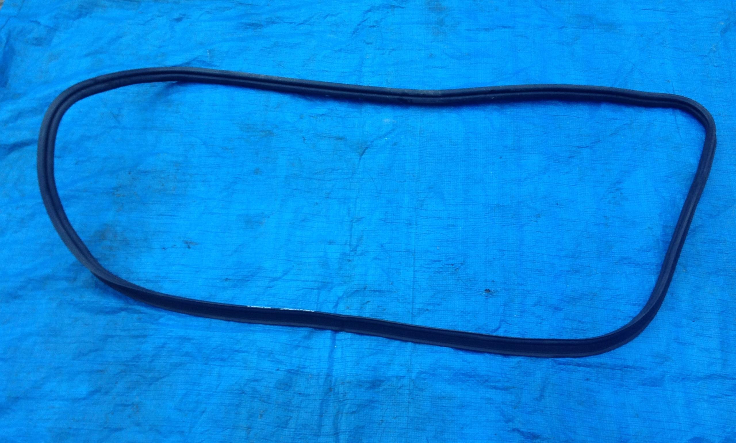 CHRYSLER 300C THEMA 12 ПРОКЛАДКА КРЫШКИ БАГАЖНИКА