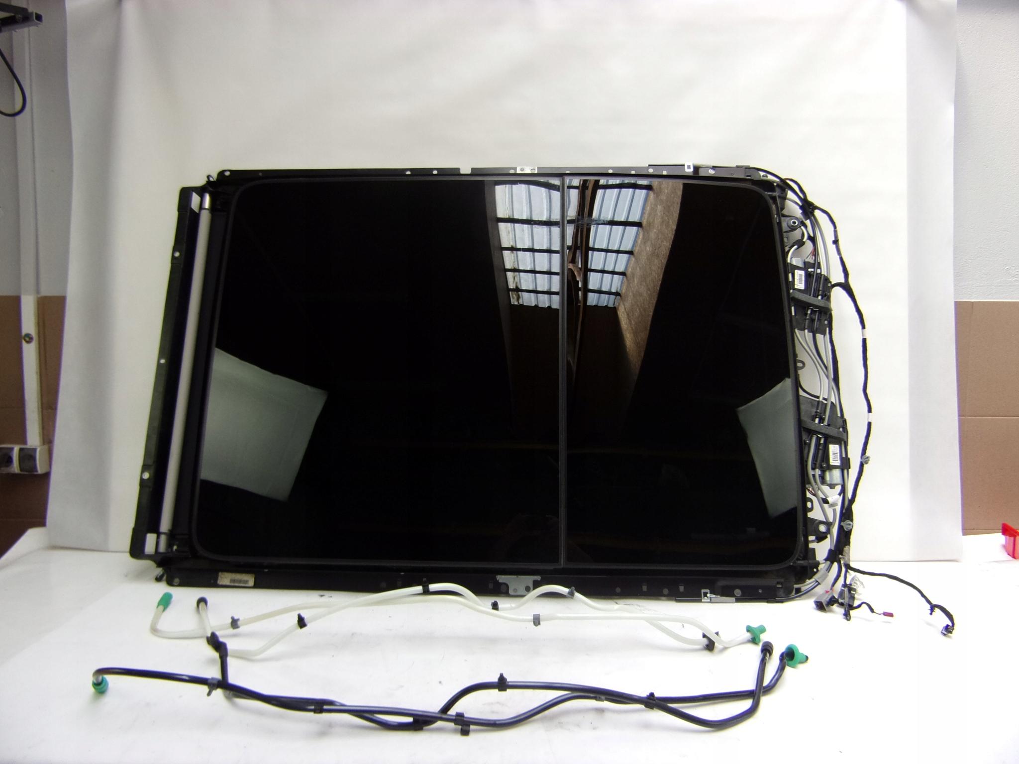 68274062AE - CHRYSLER PACIFICA 16-ПАНОРАМНИЙ ЛЮК