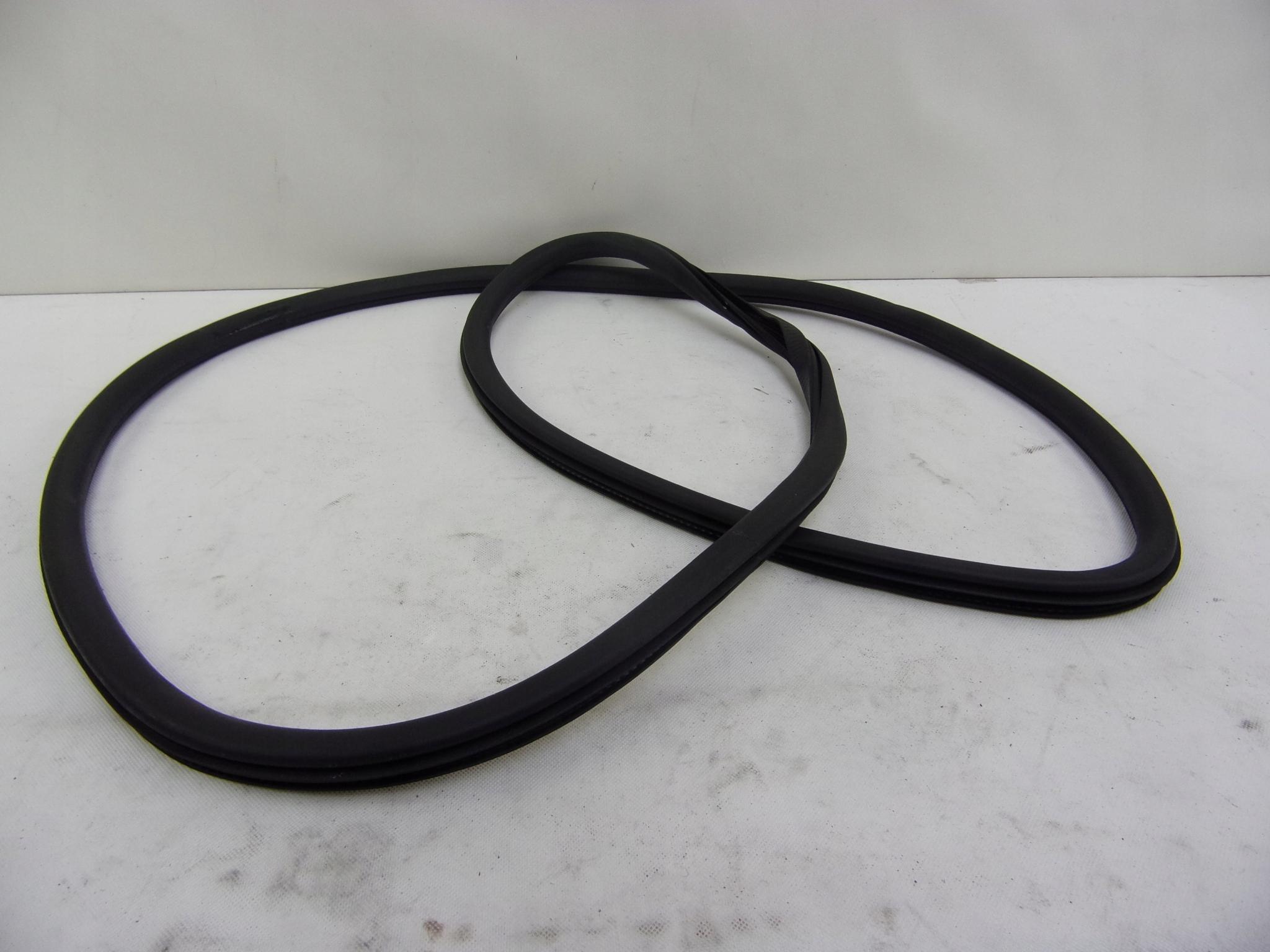 CHRYSLER PACIFICA 16-УПЛОТНЕНИЕ ПЕРЕДНЕЙ ПРАВОЙ ДВЕРИ