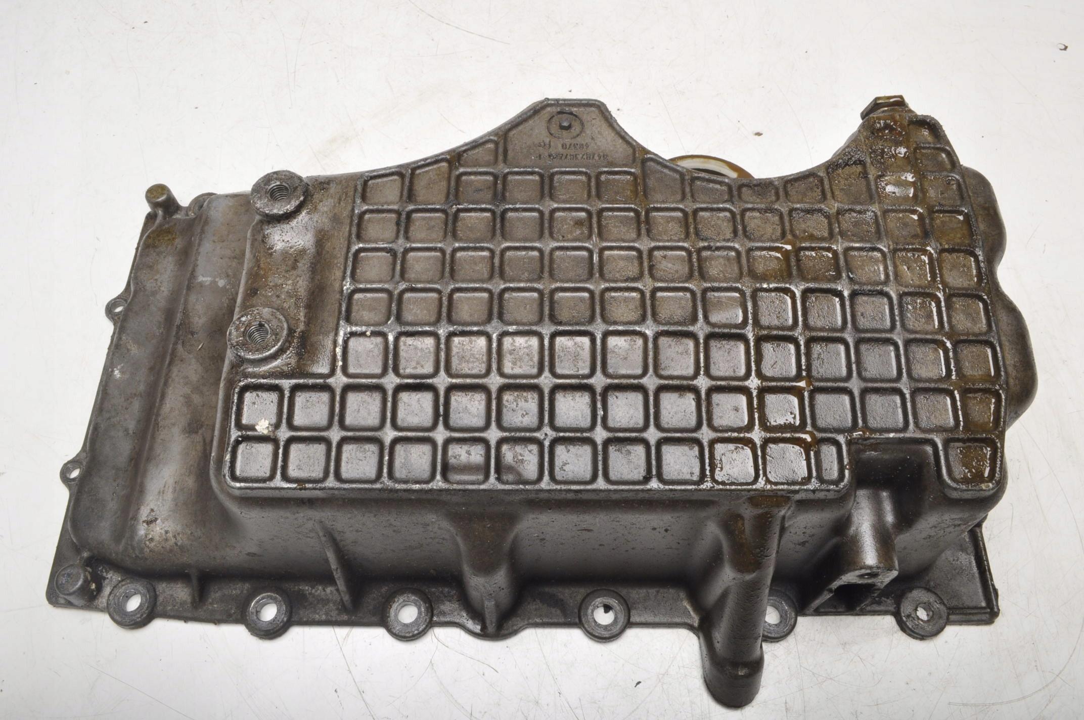 CHRYSLER SEBRING II 2.7 МАСЛЯНИЙ ПІДДОН 04792367AA