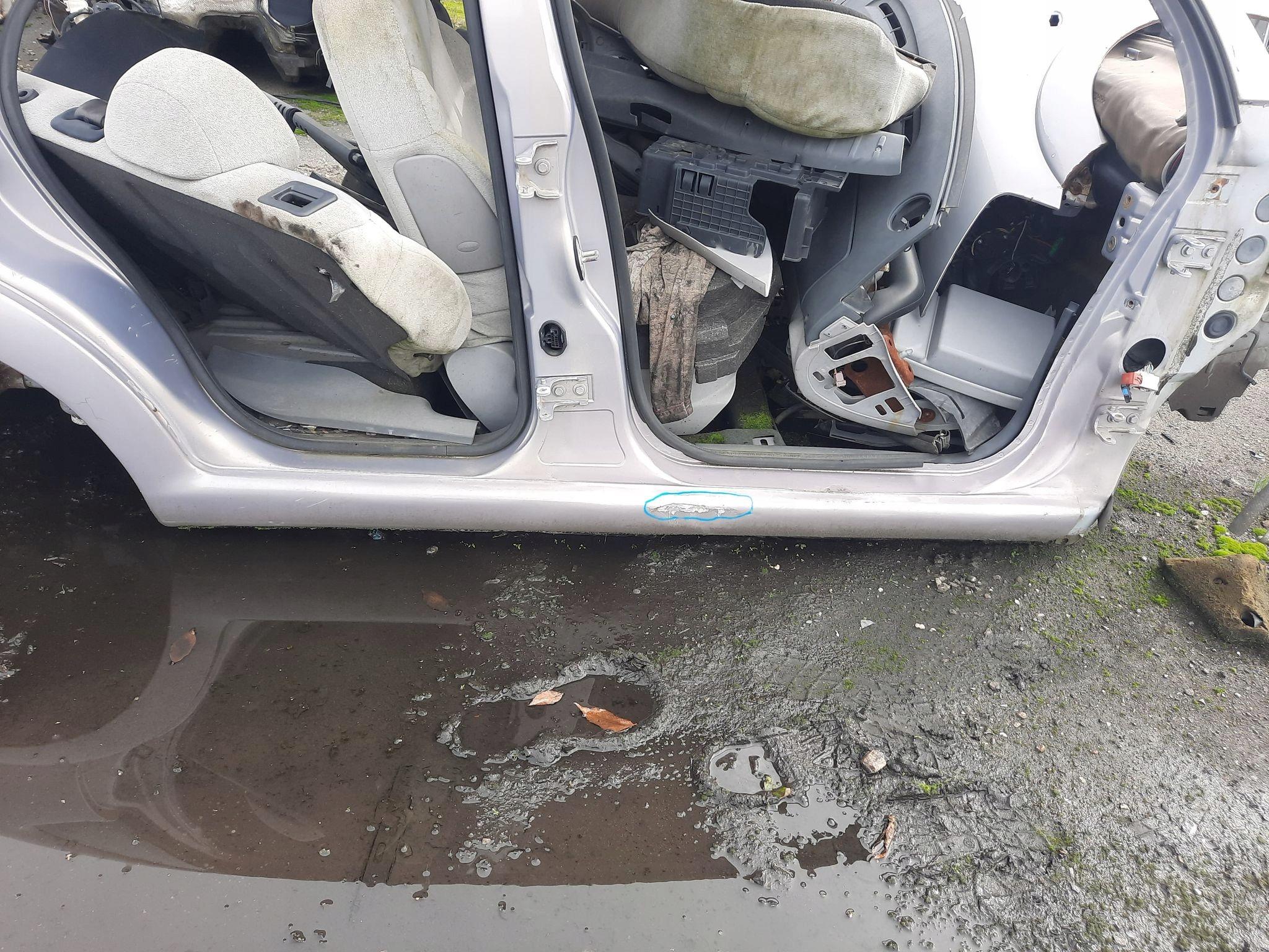 CITROEN C3 і 02-поріг права центральна стійка